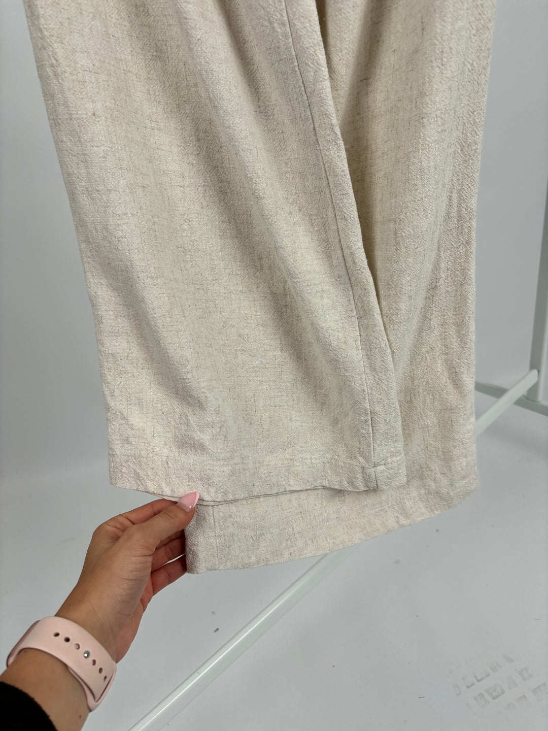 LEINENHOSE MIT SEITLICHEM KNOPF GR. L (B-WARE)