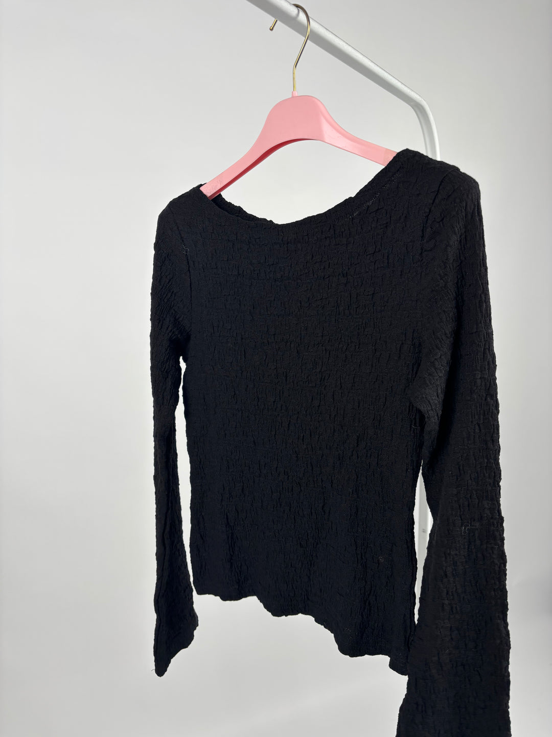 LONGSLEEVE MIT STRUKTUR INA SCHWARZ GR. S (B-WARE)
