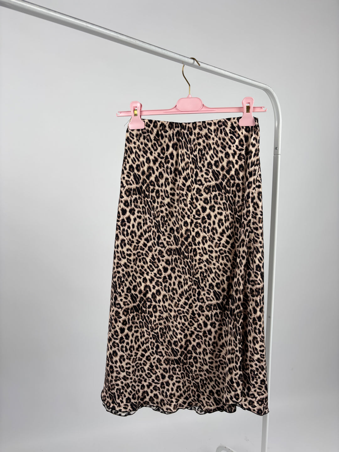 SATINROCK MIT LEOPRINT LINA (B-WARE)