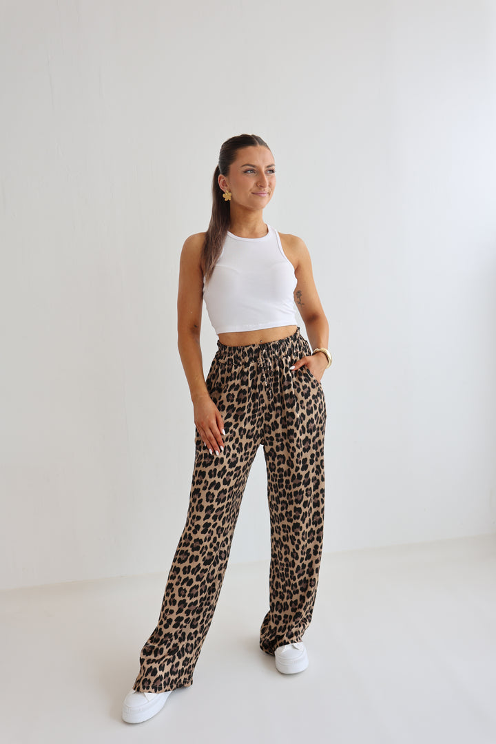 Lockere Hose mit Leoprint Lion