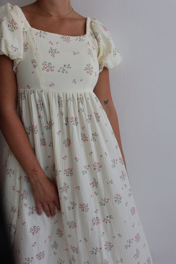 Langes Babydollkleid aus Musselin Soleil