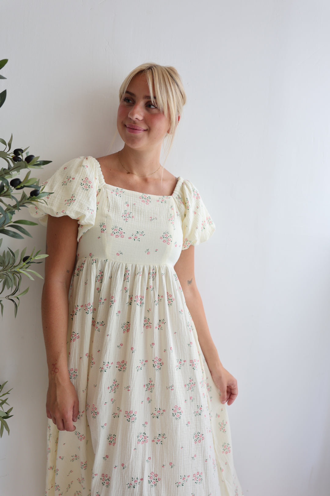 Langes Babydollkleid aus Musselin Soleil