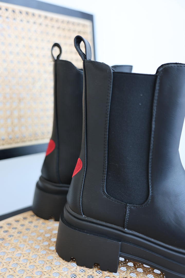 Chelsea Boots Red Heart
