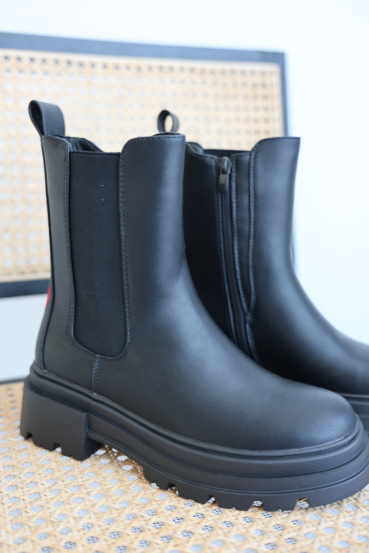 Chelsea Boots Red Heart
