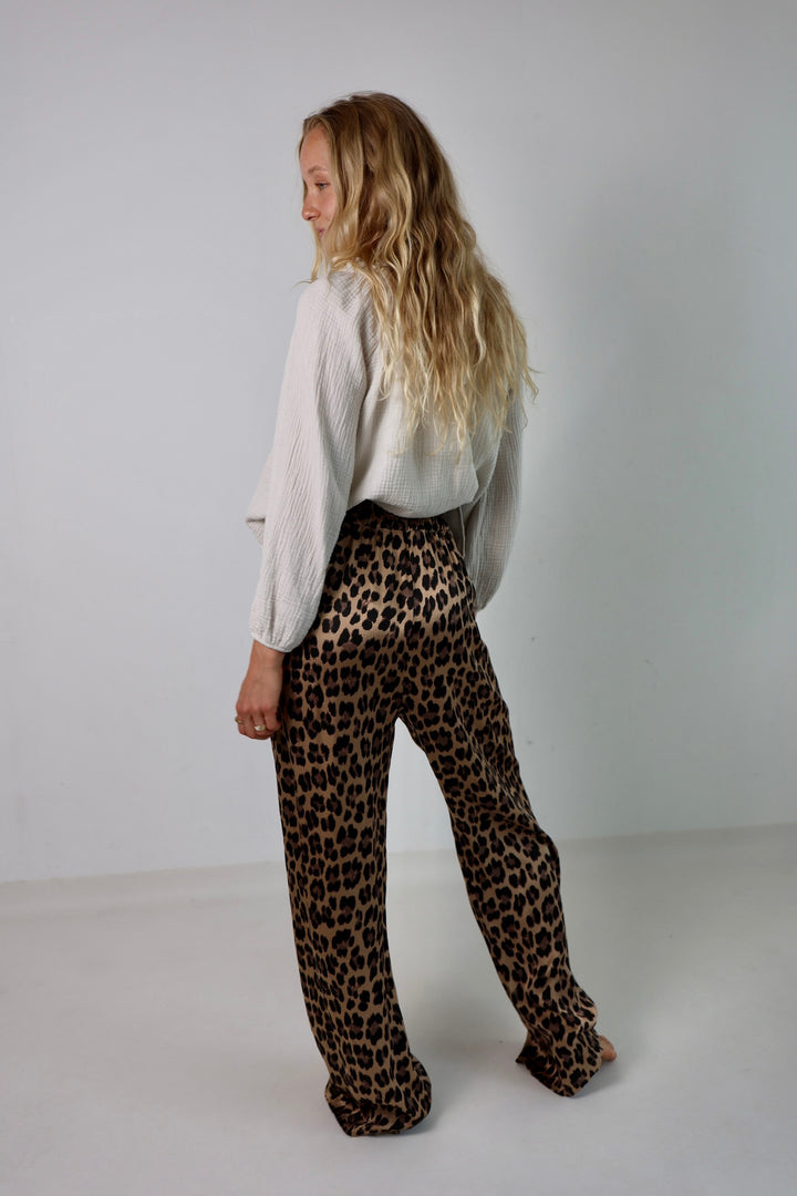 Lockere Hose mit Leoprint Lion