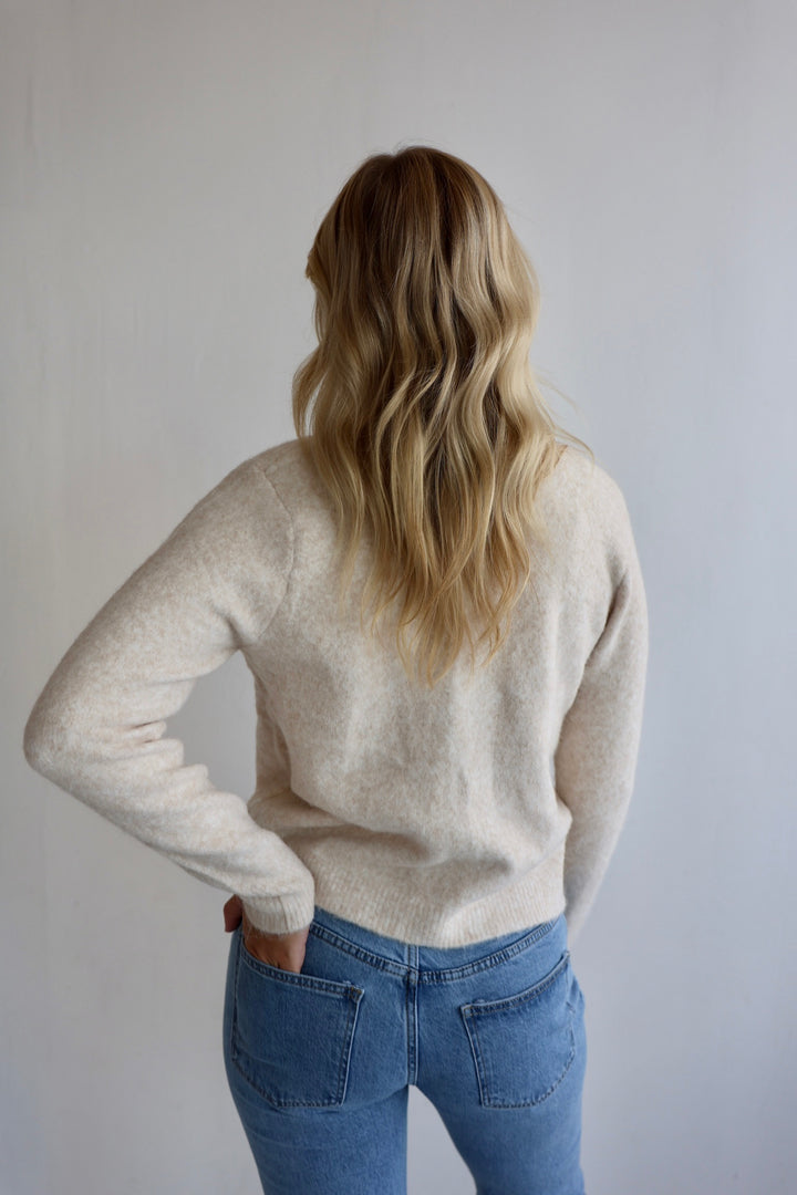 Strickjacke mit Spitzendetails