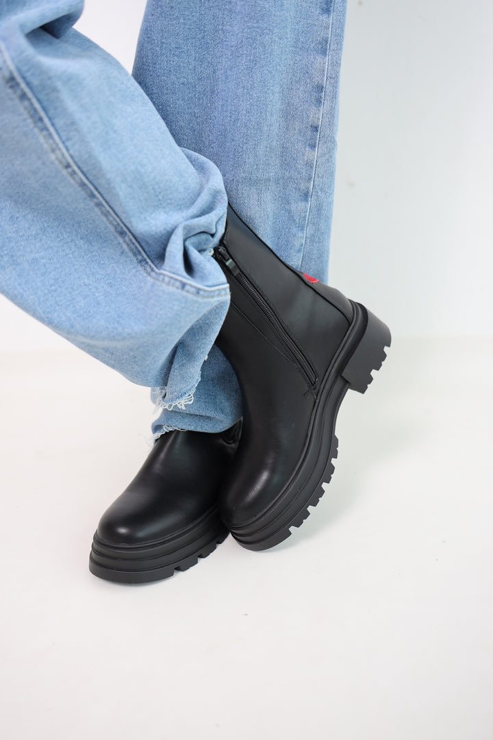 Chelsea Boots Red Heart
