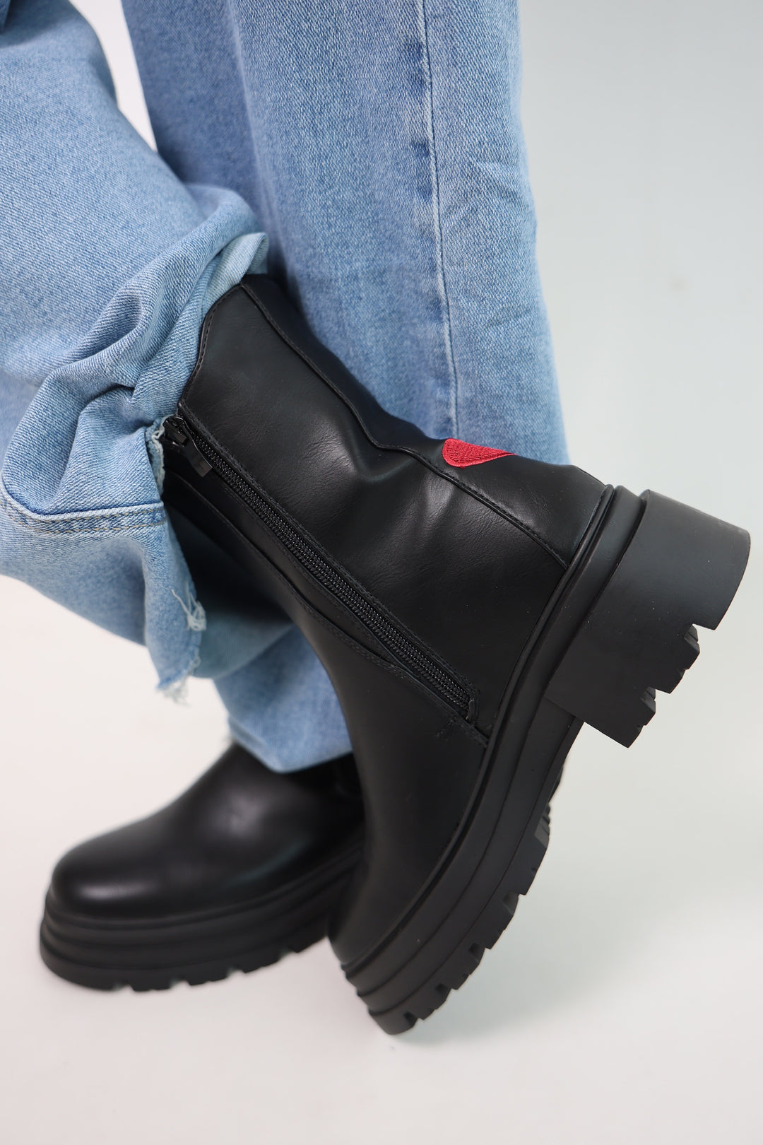 Chelsea Boots Red Heart