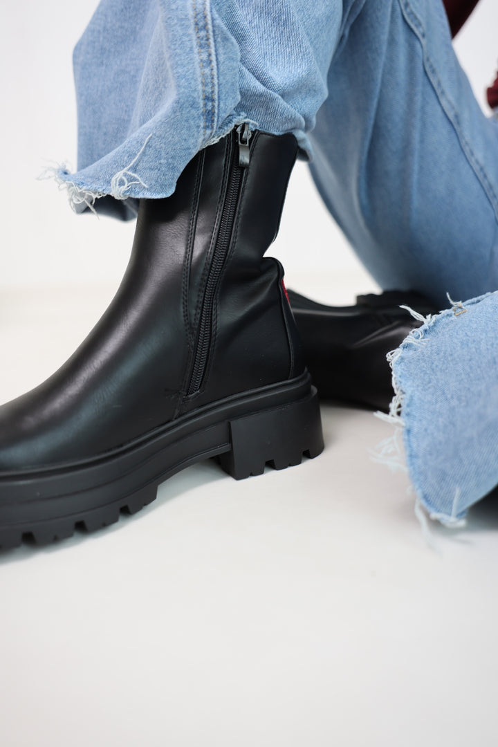 Chelsea Boots Red Heart