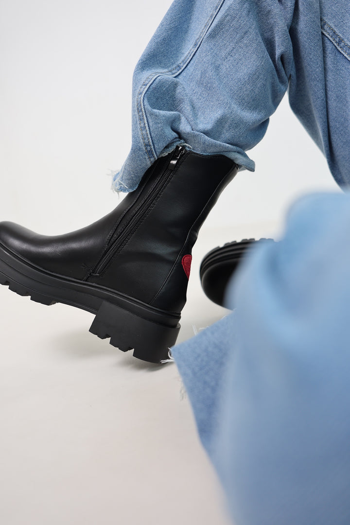 Chelsea Boots Red Heart