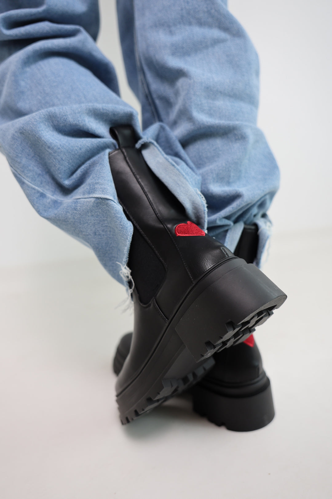 Chelsea Boots Red Heart