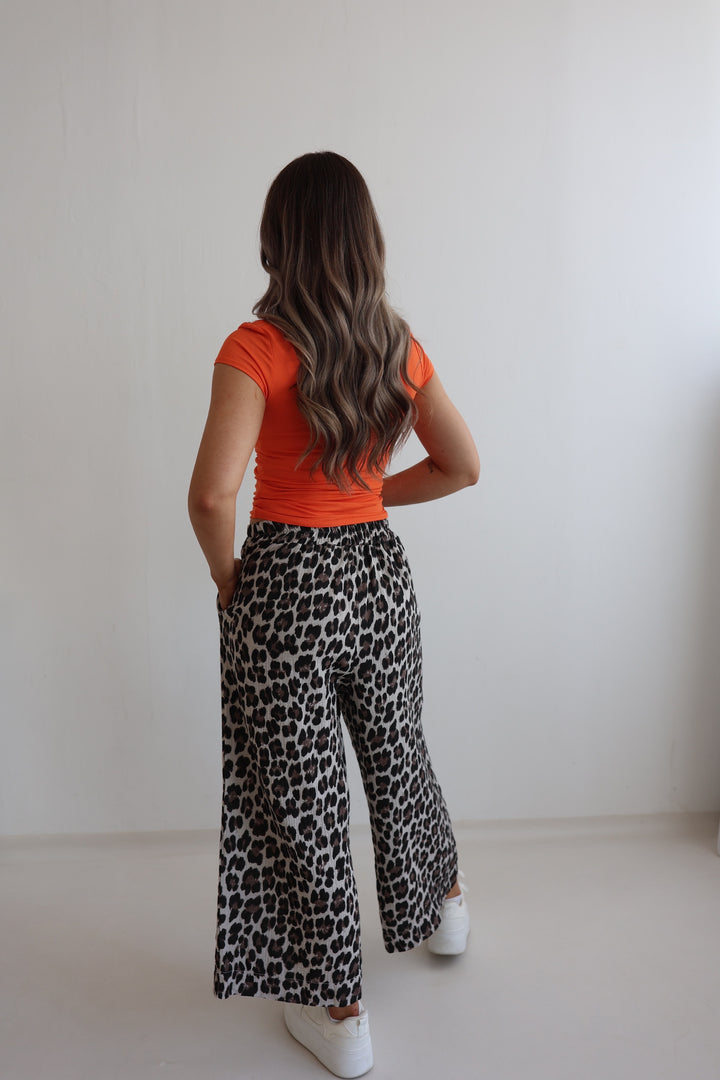 3/4 Musselinhose mit Leoprint