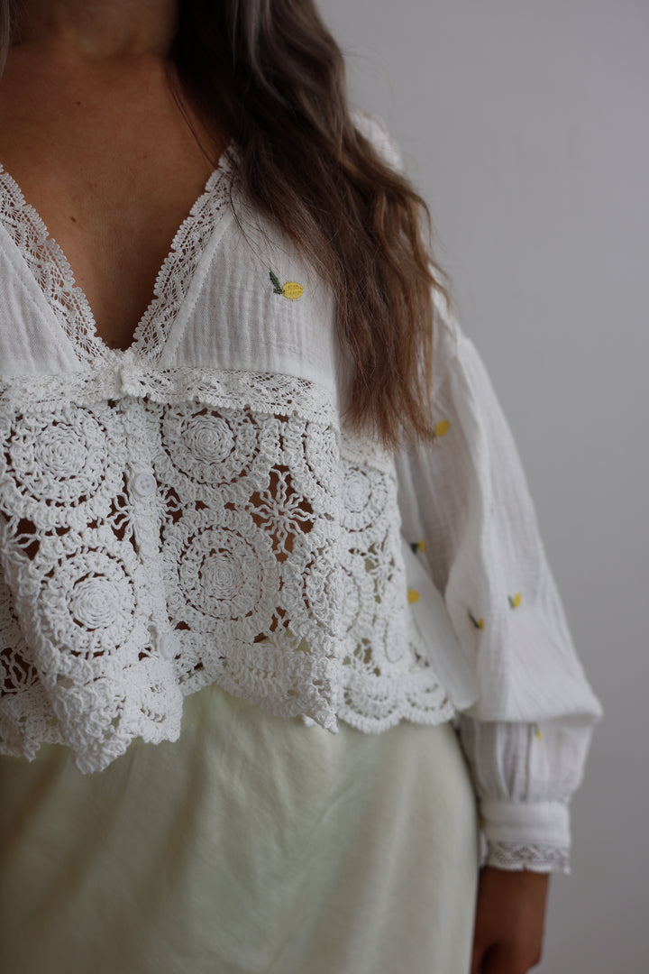 Cropped Bluse aus Musselin Lemons Everywhere