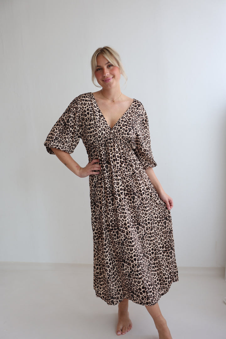 Langes Kleid aus Viskose mit Leoprint Mary