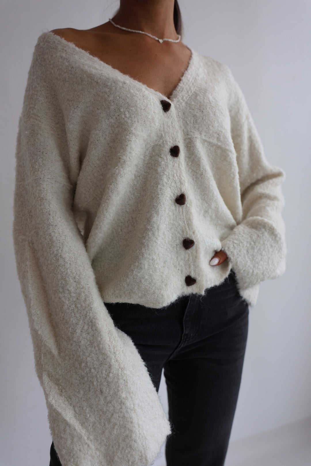 Kuscheliger Cardigan mit Herzknöpfen Tara