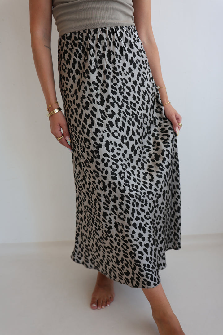 Langer Rock mit Leoprint Lion