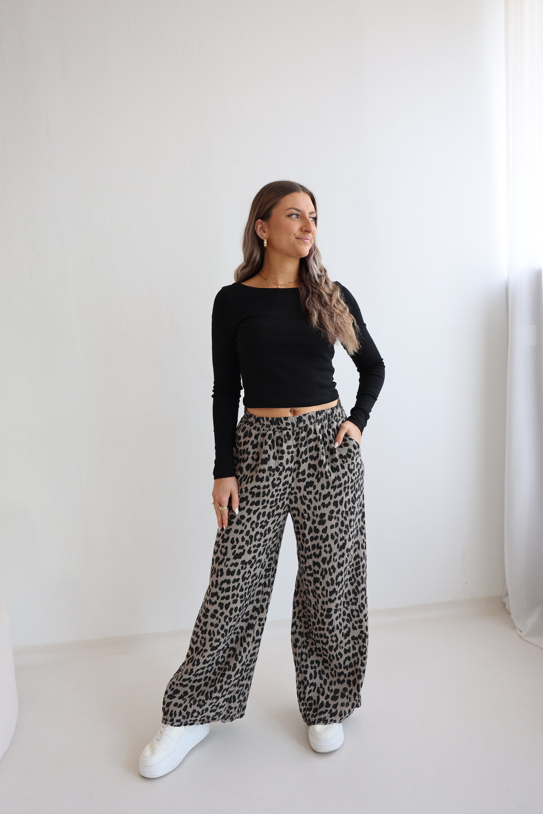 Lange Musselinhose mit Leoprint Leolove
