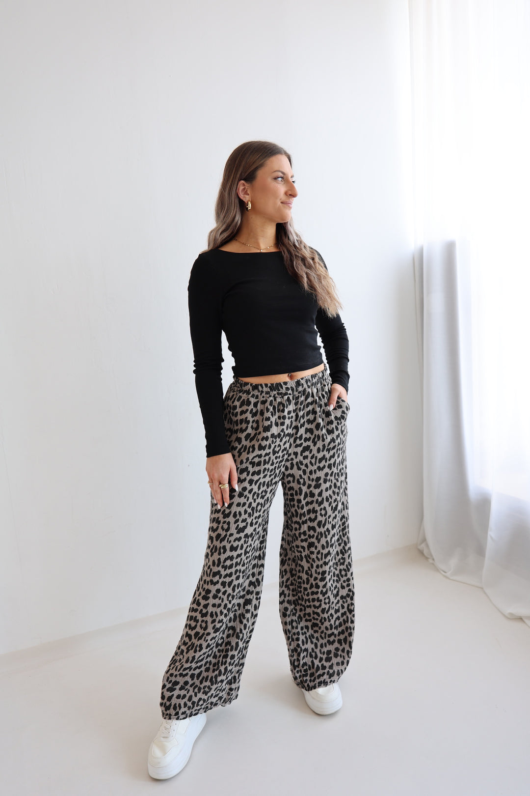 Lange Musselinhose mit Leoprint Leolove