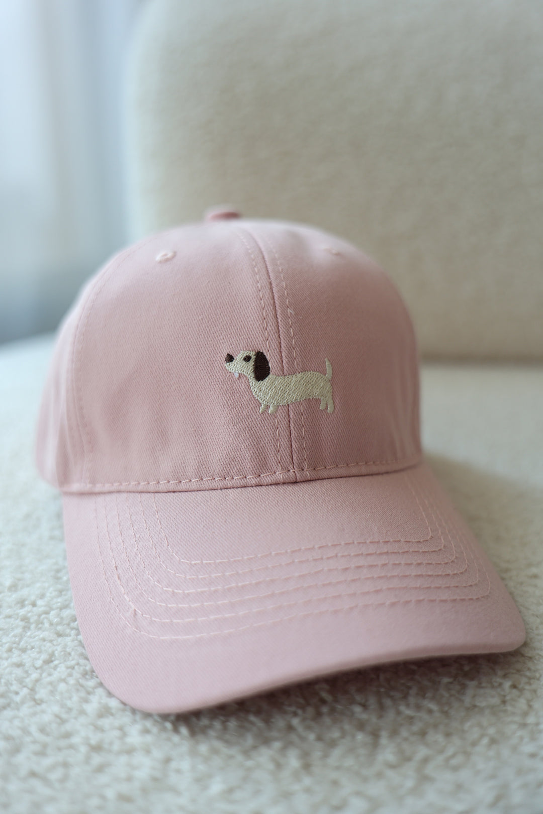 Kappe mit Dackel-Print