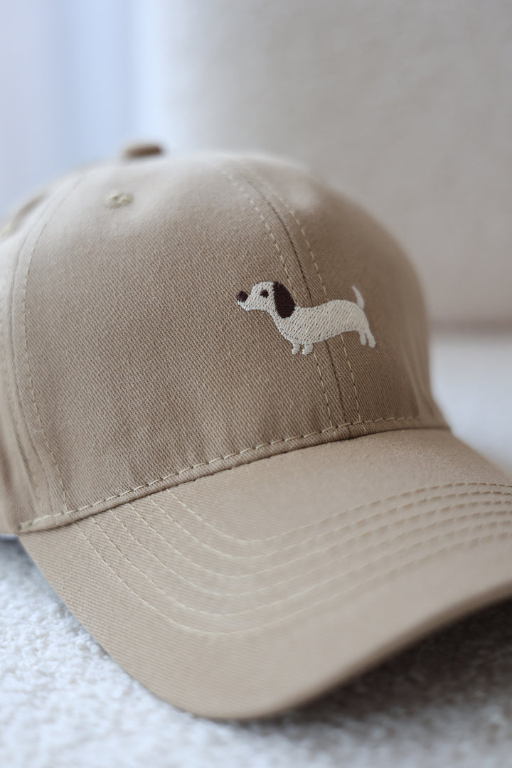 Kappe mit Dackel-Print